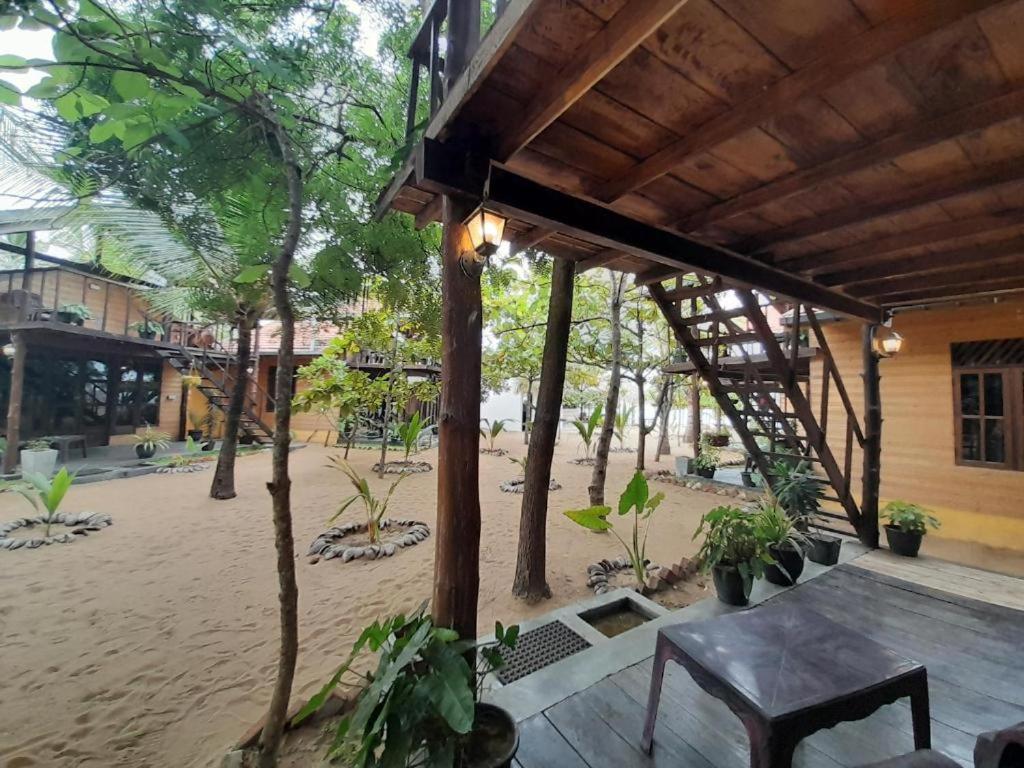 Golden Beach Chalets Arugam Bay Exterior foto